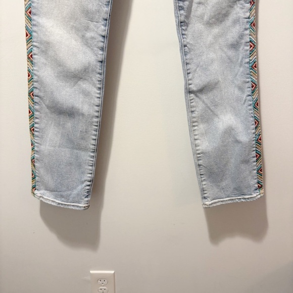 Driftwood Audrey High Rise Embroidered Side Trim Jeans Size 28 Straight Leg - Picture 8 of 16